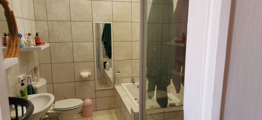 2 Bedroom Property for Sale in Kleinmond Western Cape